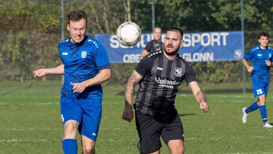 Bissiger Leitwolf: Der TSV Egmating um (schwarz) Lukas Franz hat sich nach 1:3-Rückstand in Höhenkirchen noch einen Zähler der Moral erkämpft.