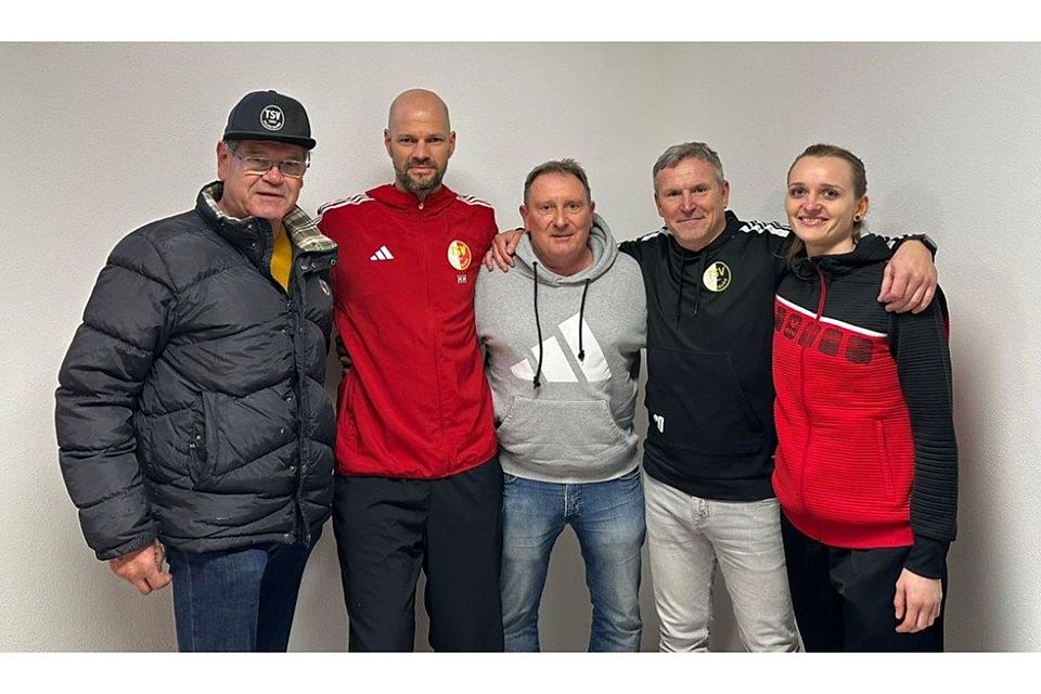 Andreas Gassenhuber (Mitte) soll den TSV Vilsbiburg zurück zu alter Stärke führen 