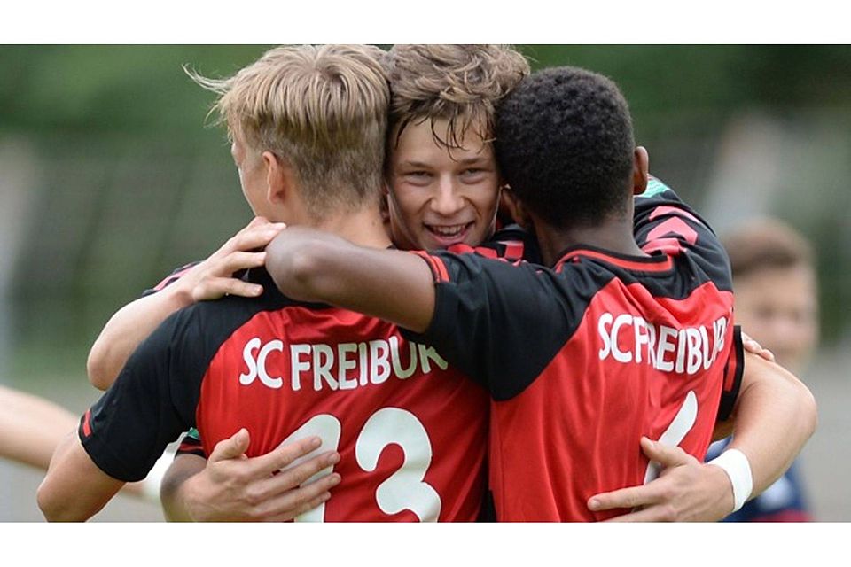 Der Freiburger Yannik Keitel freut sich über seinen Treffer zum  3:3-Ausgleich gegen Bayern München. | Foto: Patrick Seeger