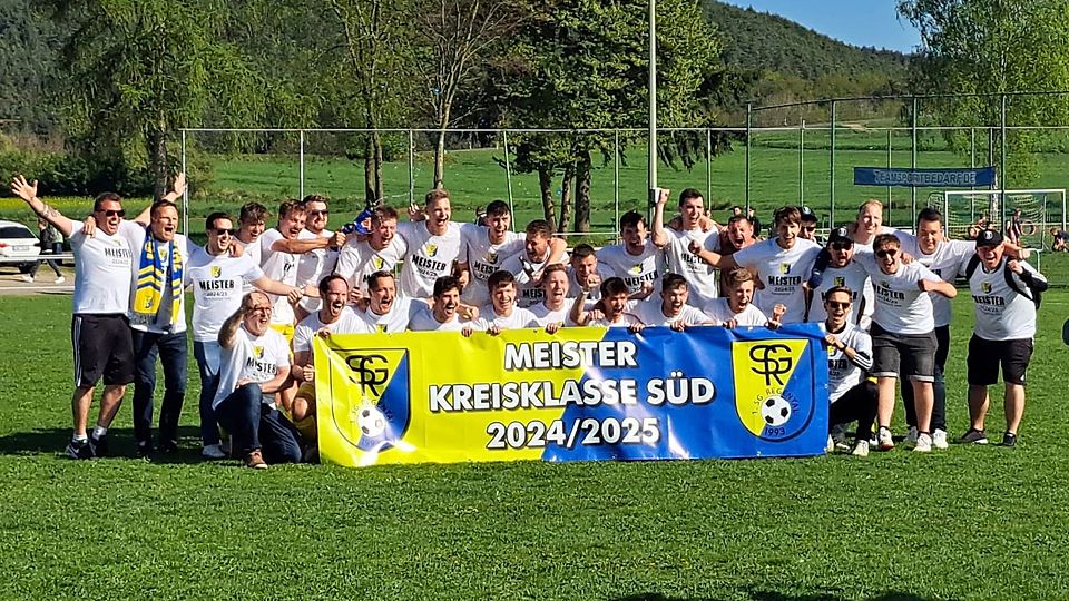 Die SG Regental feiert den Aufstieg in die Kreisliga.