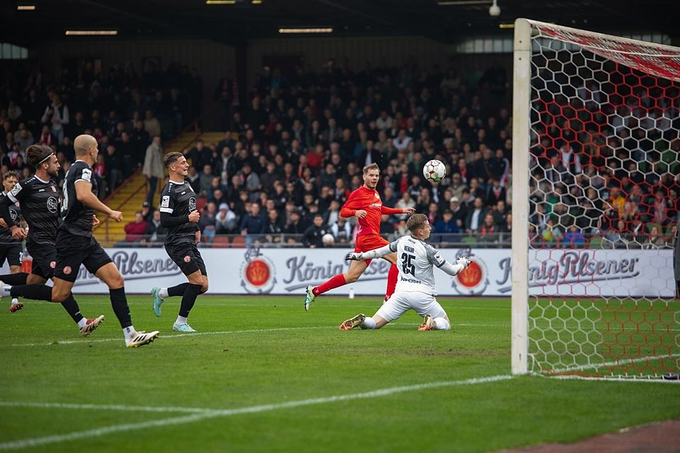 Luca Schlax erzielt den Ausgleich für RWO.