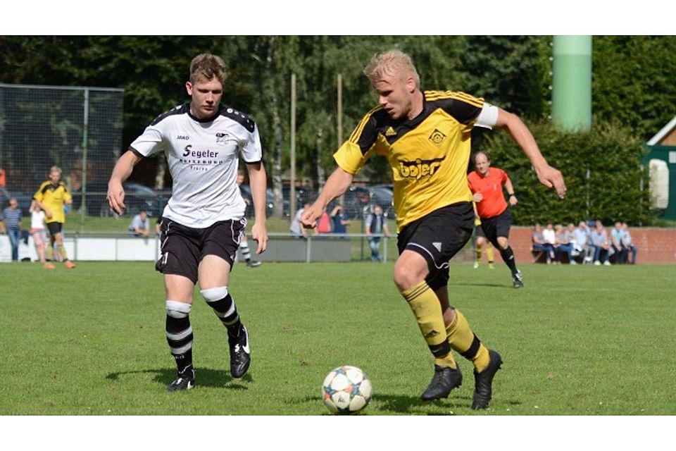 Nach dem torlosen Unentschieden gegen Langen geht es für Henning Maathuis (rechts) mit Clusorth gegen den VfB Lingen