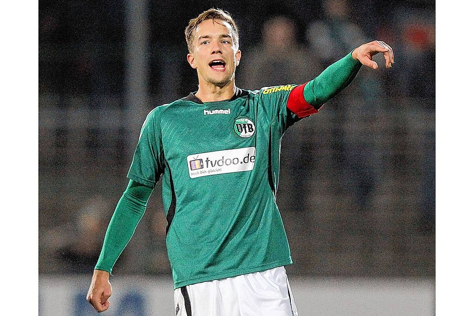 Bleibt er auch künftig der Leitwolf des VfB Lübeck? Moritz Marheineke, seit 2008 in Diensten der Grün-Weißen, überlegt, wie er künftig Beruf, Familie und Fußball unter einen Hut bekommt. Foto: Kugel
