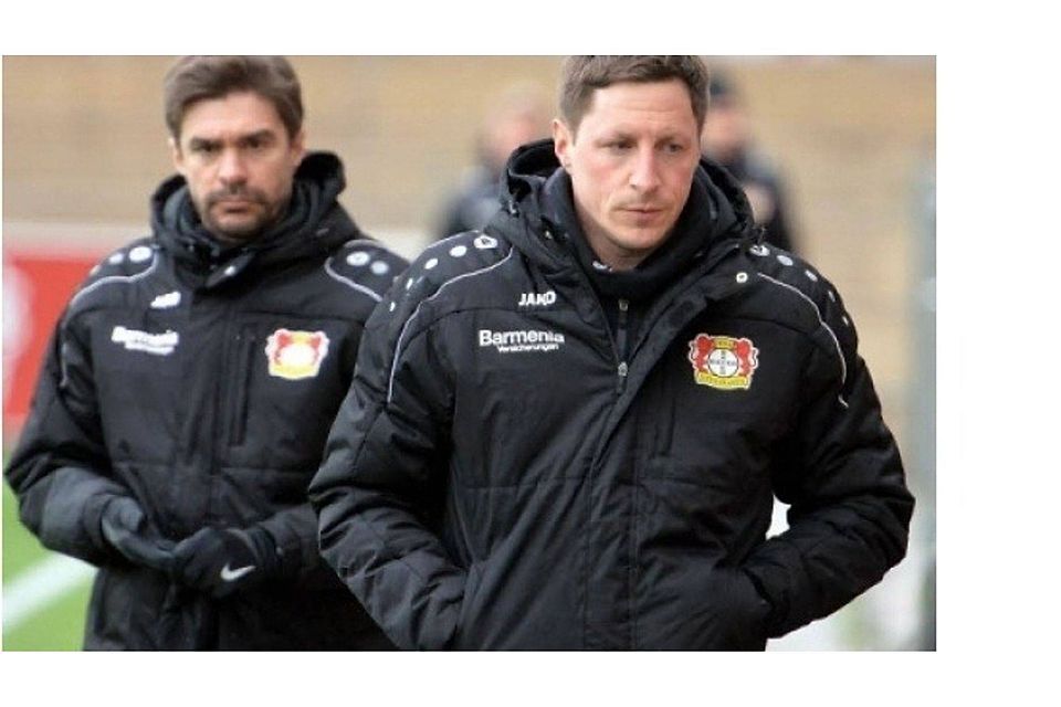 Bayers U-17-Coach Jan Hoepner (rechts)