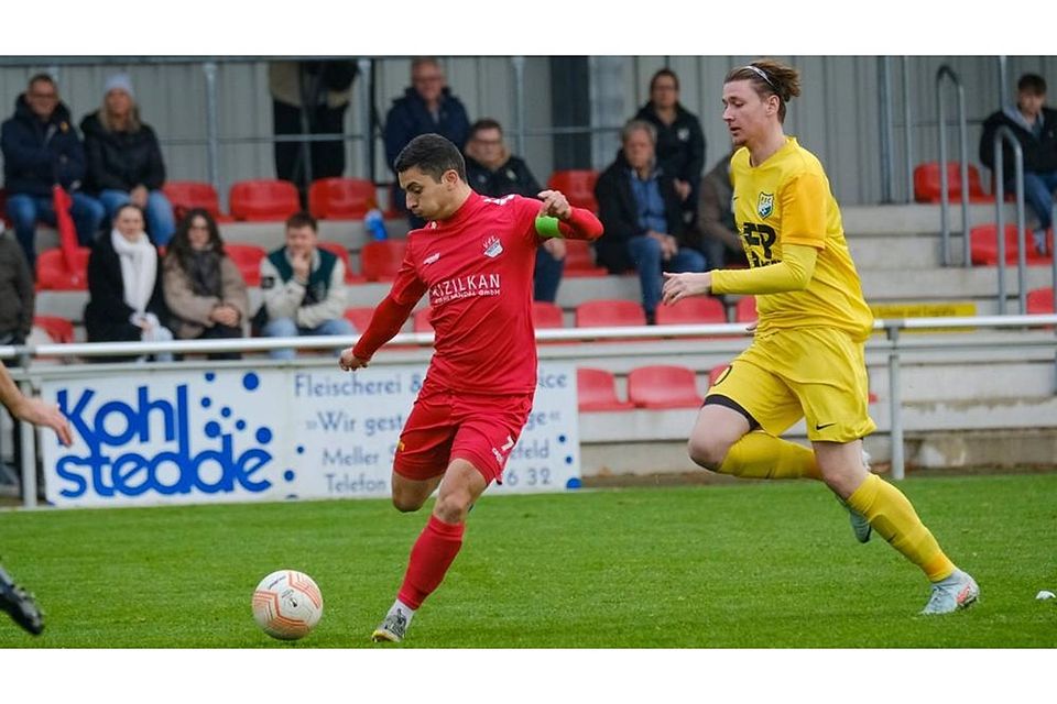 Fußball-Westfalenliga: Bei Grün-Weiß Nottuln gewinnen die Bielefelder mit 2:1 durch ein Jokertor. Fußball-Westfalenliga: Bei Grün-Weiß Nottuln gewinnen die Bielefelder mit 2:1 durch ein Jokertor.