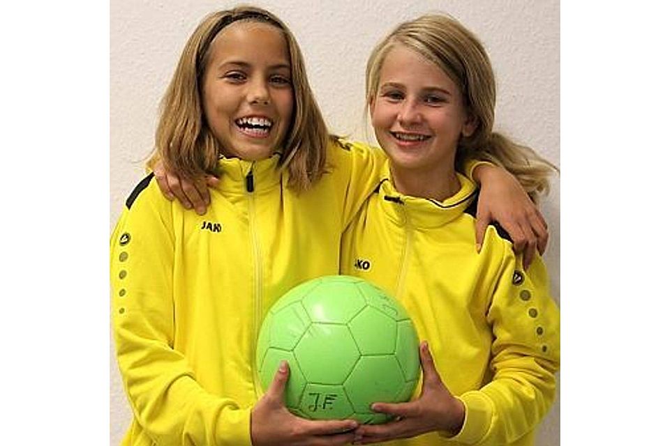 Unzertrennlich und fußballbegeistert: Jelke Freese (links) und Emily Lemke Thorsten Sanders