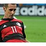 Historisches Tor: Miro Klose bejubelt seinen Treffer beim 7:1-Sieg gegen Brasilien. Dieses 2:0 war sein 16. WM-Tor. Inzwischen trainiert er die U 17 des FC Bayern.  dpa