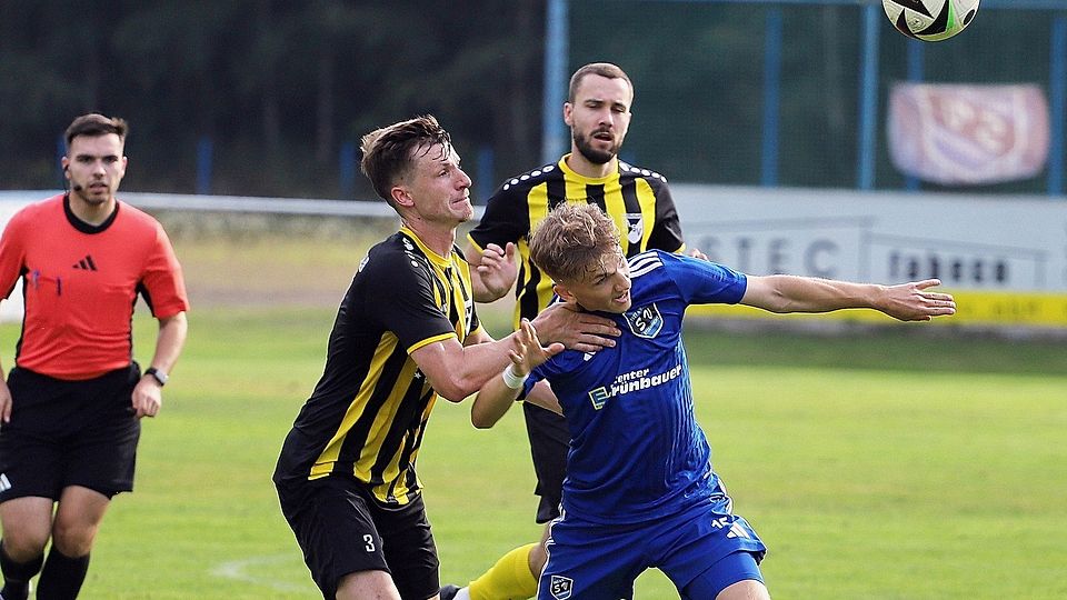 Bastian Schreml (rechts) und der SV Etzenricht reisen als Außenseiter zum ASV Burglengenfeld (hier mit Martin Glöckner).