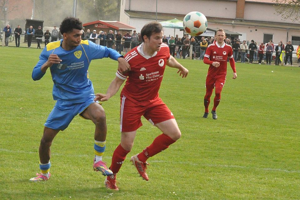 Wie in der vergangenen Saison beginnen der FSV 63 II und der VfB 1912 ihre LL-Saison mit dem Spiel in der 21.000-Einwohner-Kreisstadt am Baruther Tor gegeneinander. Dieses Duell zwischen Michael Roigk (Mi.) und Essa Pantke aus dem Rückspiel in Hohenleipisch gibt es zum Saisonauftakt vielleicht auch wieder.