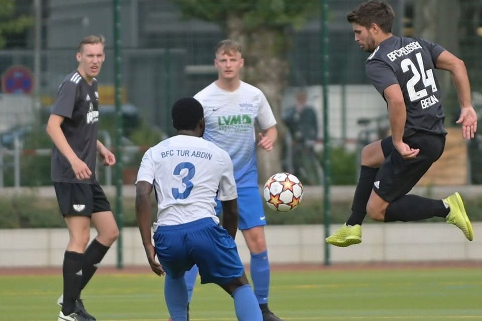 Jonas Becker (ganz links) in Aktion für den BFC Preussen Jonas Becker (ganz links) in Aktion für den BFC Preussen