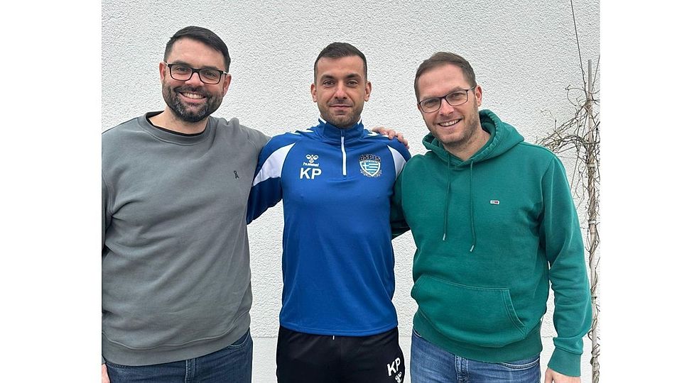 Ein neuer Coach soll es richten: Aspis-Präsident Anastasios Parapanis (l.) und Sportlicher Leiter Karl Valentin (r.) haben Kosta Papantoniou zum Cheftrainer befördert.