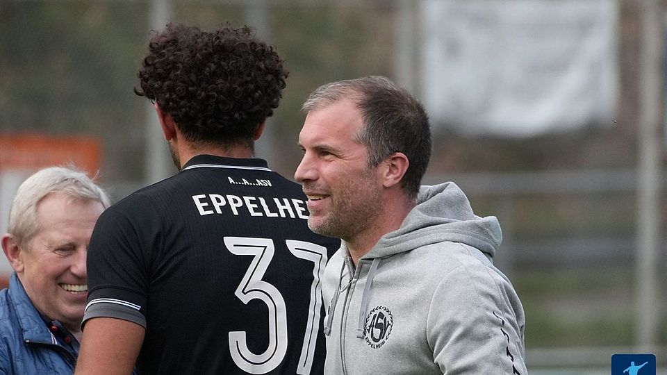 Markus Schmid und seine Eppelheimer kommen derzeit kaum aus dem Strahlen raus. Im Hintergrund Abteilungsleiter Achim Scharwatt.
