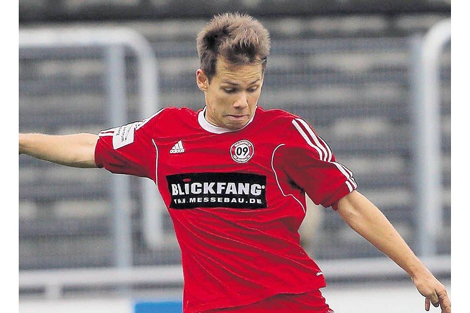 Daniel Isken kam vor der Saison von SC Fortuna Köln zu SV 09. Der kleine technisch versierte beidfüßige Mittelfeldspieler kann auch auf der Spielmacher-Position eingesetzt werden., Foto: ?Randow
