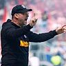 Jahn-Chefcoach Sascha Hildmann bittet am 25. Juni zum Trainingsauftakt.