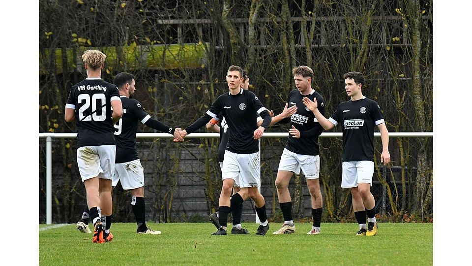 Paulo Sostaric bejubelt das 1:0 und eröffnet damit den Garchinger Torreigen.