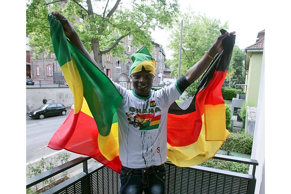 Ghanaisch-deutscher Doppel-Fan: Kwasi Heiser.    Archivfoto: RMB/Heiko Kubenka