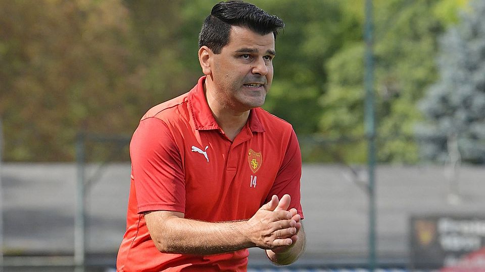 Der Freie TuS Regensburg und Trainer Vasile Holom haben sich getrennt.