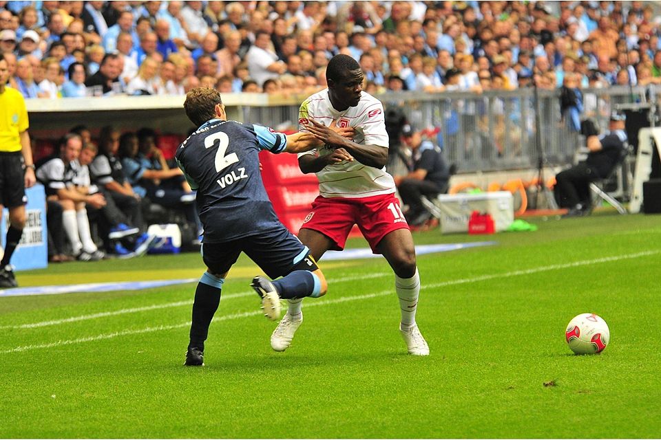 Francky Sembolo erlöst die SSV-Fans mit seinem Tor zum 2:0.  Foto: Staudinger