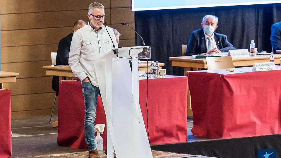 Guy Lamesch bei seiner Wortmeldung zum Thema Jugendtransfers beim FLF-Kongrss 2020 - 