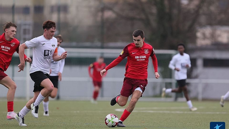 Kein Kopf-an-Kopf-Duell: FC Eddersheim III triumphiert mit 7:1 beim 1. FC Lorsbach.