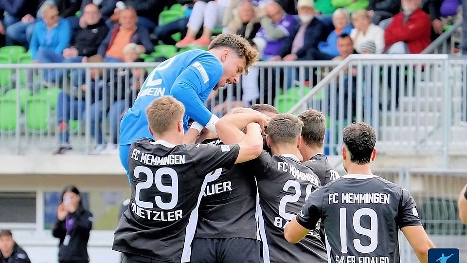 Der FC Memmingen lebt noch! Der 3:2-Sieg in Bamberg lässt die Allgäuer weiter hoffen. 