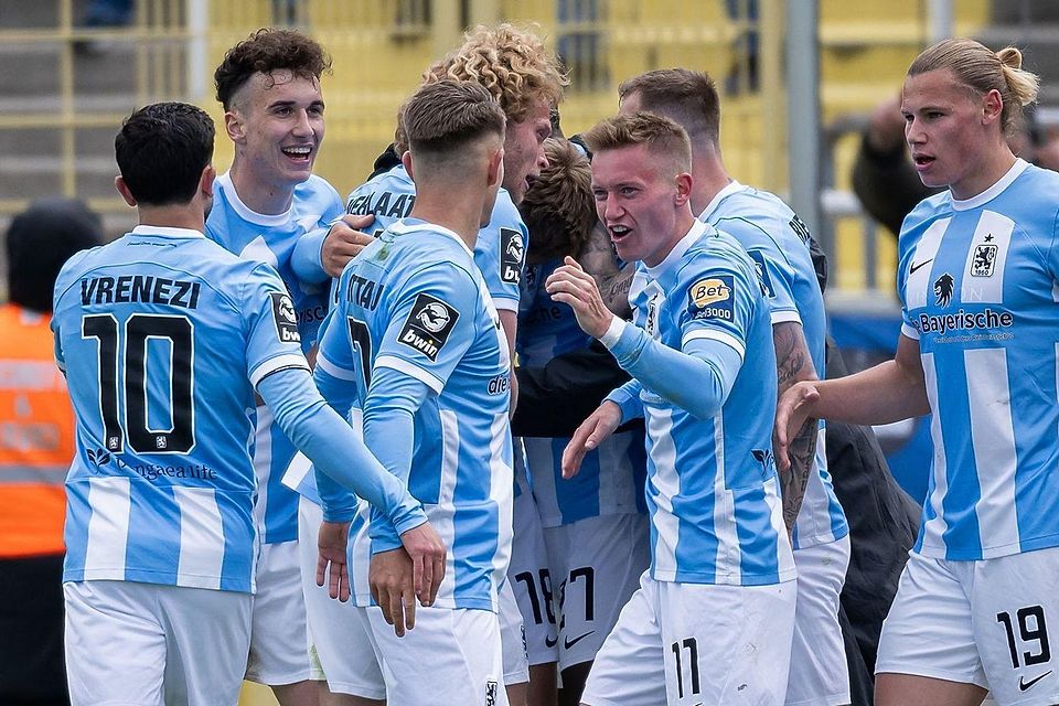 Gegen den 1. FC Saarbrücken durften die Löwen einen späten Punktgewinn bejubeln.