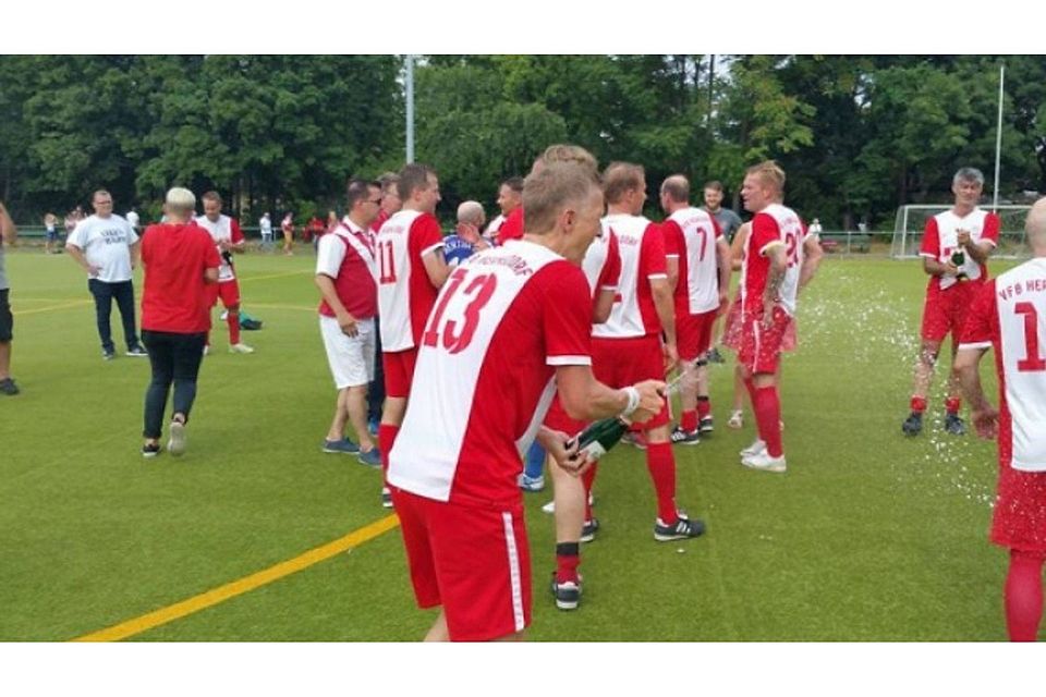 Am Ende konnte beim VfB Hermsdorf gefeiert werden. Foto: VfB Hermsdorf