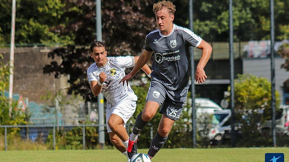 Linus Zakrzewski und der TuS Oberpleis führen ihre Bezirksliga zur Winterpause an.