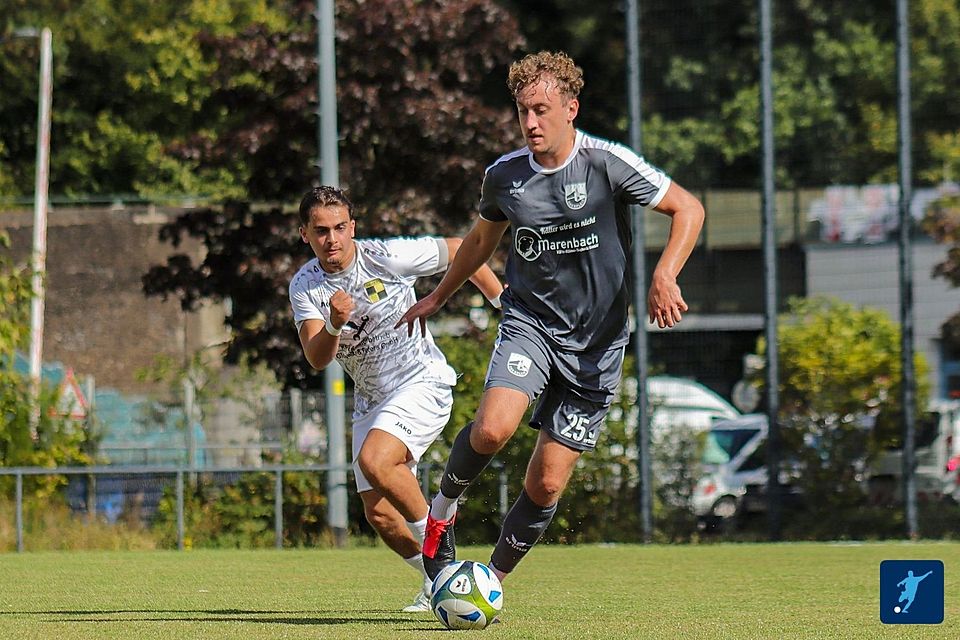 Linus Zakrzewski und der TuS Oberpleis führen ihre Bezirksliga zur Winterpause an.