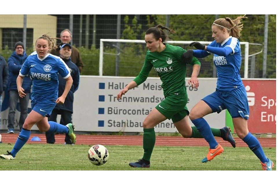 SVA-Stürmerin Alberina Syla (am Ball) traf gegen den Hegauer FV dreifach und sicherte ihrer Mannschaft einen Punkt. (Foto: Peter Herle)