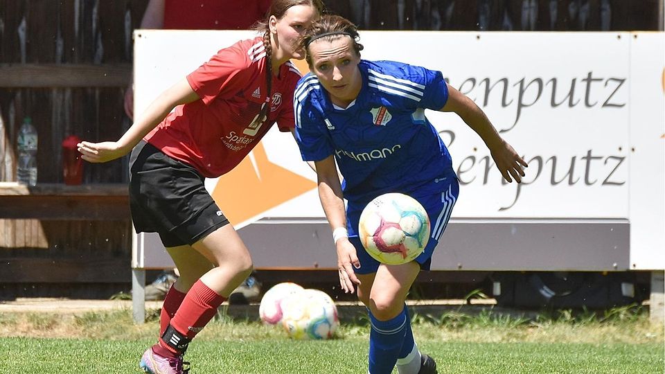 Die Spielerinnen aus Überacker (in blau) gewannen auch gegen Dießen.
