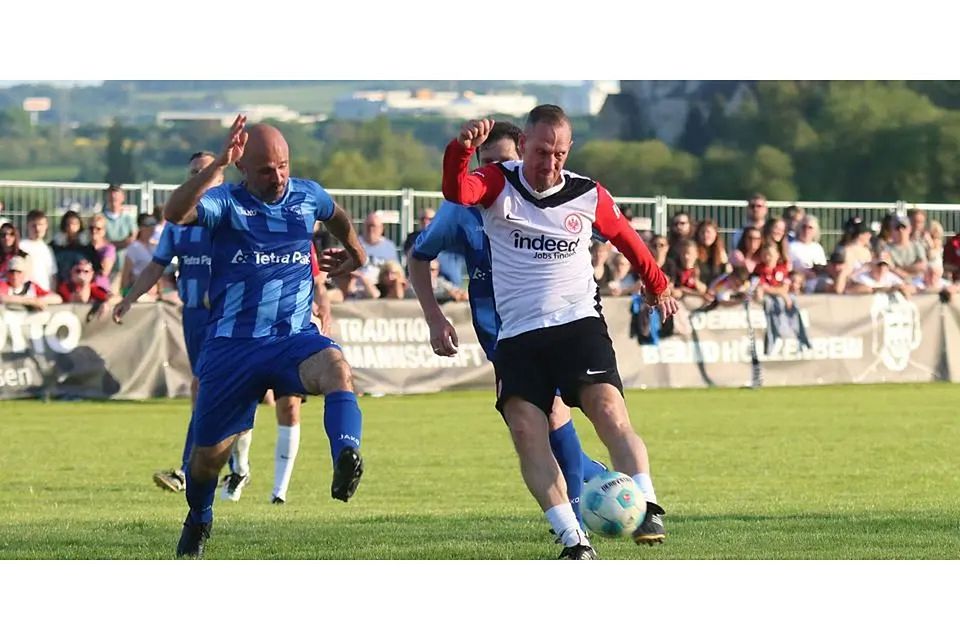 Für die Traditionsmannschaft von Eintracht Frankfurt noch regelmäßig am Ball: Ex-Profi Matthias Hagner (r.), der bei der TSG Hoffenheim für sportpsychologische Beratung und Betreuung zuständig ist. Für die Traditionsmannschaft von Eintracht Frankfurt noch regelmäßig am Ball: Ex-Profi Matthias Hagner (r.), der bei der TSG Hoffenheim für sportpsychologische Beratung und Betreuung zuständig ist. © Patrick Jahn
