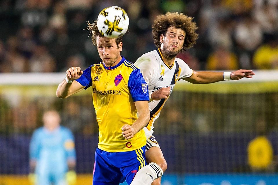 Weit herumgekommen: Ein Jahr spielte Stefan Aigner (l.) sogar in den USA bei den Colorado Rapids. Jetzt hat der Lochhamer beim FC Augsburg als Trainer seine sportliche Heimat gefunden.