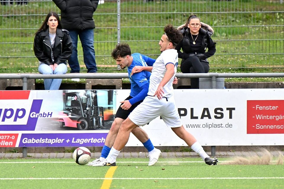 Nicht zu bremsen: Dion Morina (links) traf drei Mal für die Trierer A-Jugend, womit ihm ein Hattrick gelang.