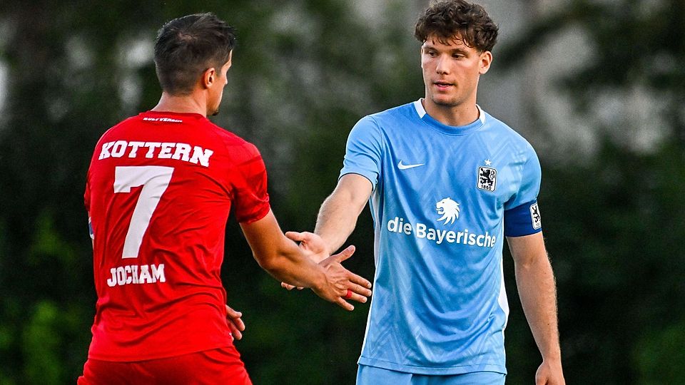 Auch kommende Saison in der Bayernliga zu sehen: 1860-Verteidiger Yannik Seils (r.).