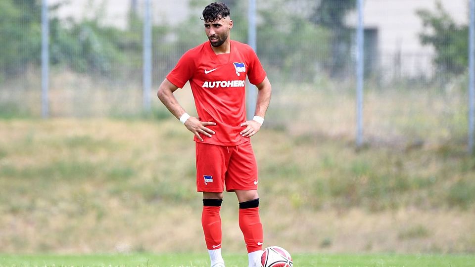 So einsam war es um Nader El-Jindaoui am Samstag nur selten. Der Neuzugang von Hertha BSC II lockte die Massen bei einem Testspiel gegen Tasmania Berlin an.