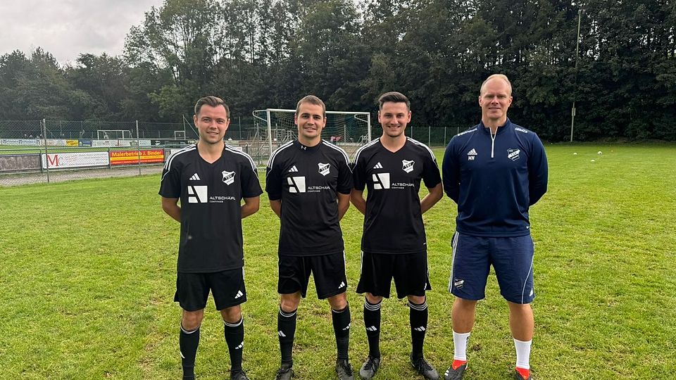 Das Trainerteam des TSV Aholming