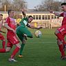 Voller Einsatz: Ob Christian Köttler (re.) noch einmal in der Regionalliga auf dem Platz stehen wird? Seine Teamkollegen hoffen mit ihm auf ein Comeback.