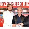 Kickers-Präsident Daniel Sauer (links) und NLZ-Leiter Jochen Seuling (rechts) freuen sich auf die Zusammenarbeit mit Helmut Rahner (Mitte).