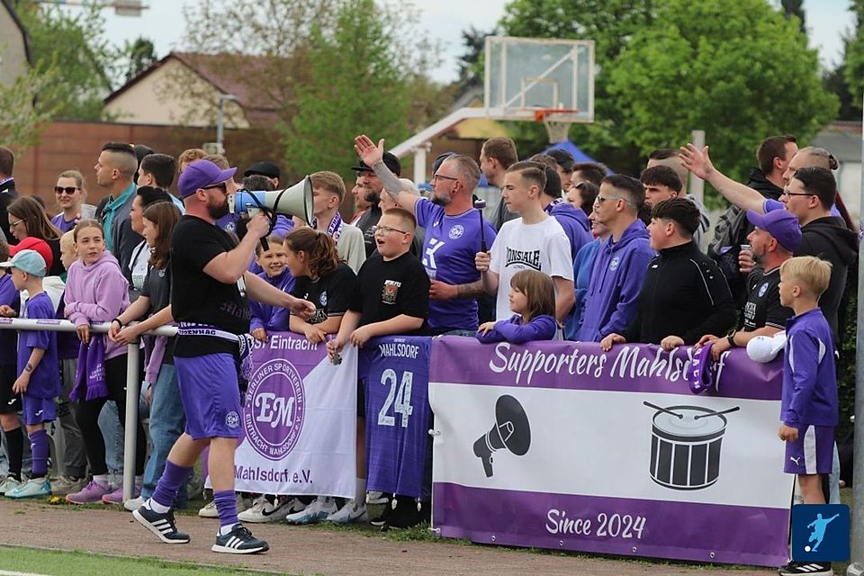 Archiv mit Fans von Mahlsdorf