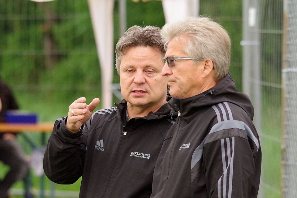 Kreisspielleiter Rupert Karl (r.) und Spielgruppenleiter Mike Koriath warten auf Entscheidungen der Bayerischen Staatsregierung.