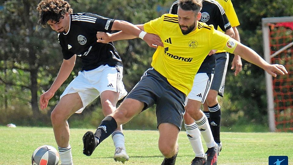 Kann die SV Grafenwöhr (in Gelb-Schwarz) die Pole Position bei der schweren Auswärtsaufgabe in Eslarn verteidigen?