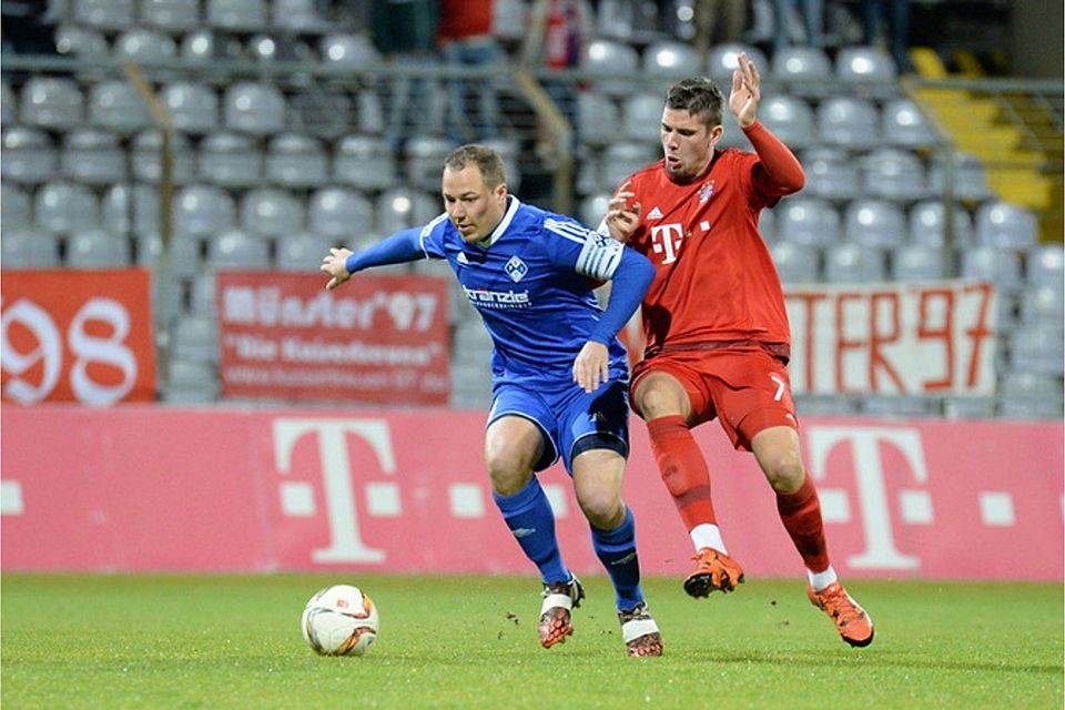 Steeven Ribéry (re.) und die Bayern-Amateure konnten sich auch gegen den FV Illertissen um Lukas Kling nicht durchsetzen. F.:Leifer