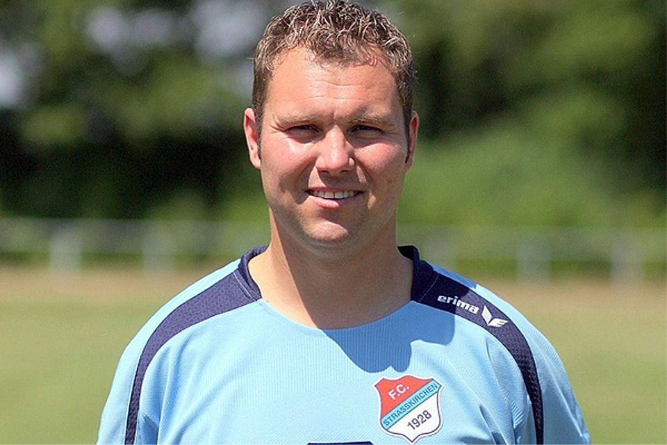 Dominik Vallet bleibt nur noch bis zum Sommer Trainer beim FC Strasskirchen. F: Wagner