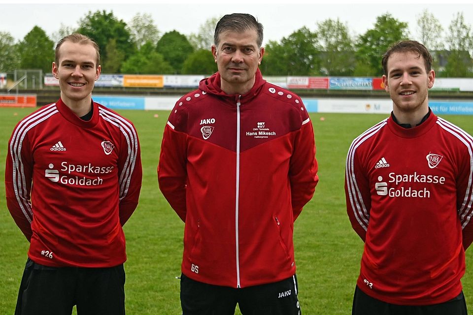 Zwei Neue zum Start der Eingewöhnungsphase: (von links) Felix Bachmann, Trainer Gedi Sugzda und David Küttner.