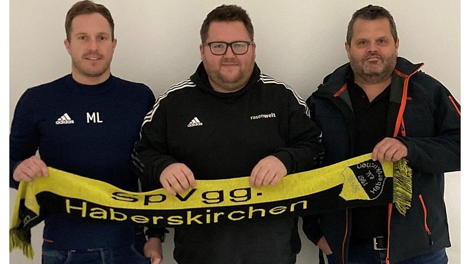 Teammanager Markus Leitl (von links), Trainer Daniel Obermaier und der sportliche Leiter Christian Schießleder.
