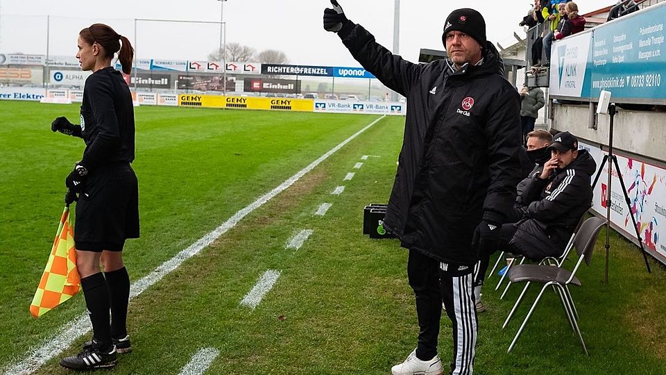 Daumen hoch: Für FCN U23-Coach Andreas Wolf läuft es derzeit richtig rund. 