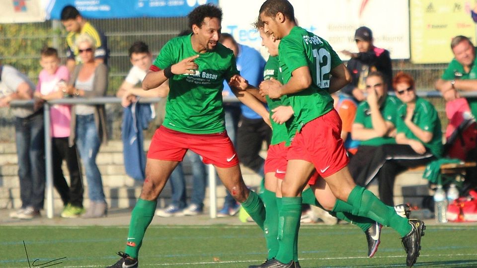Rocken die Gruppenliga: Die Spieler von Neuling FC Maroc wollen auch gegen den FC Bierstadt in der Erfolgsspur bleiben. Archivfoto: Jan Henz