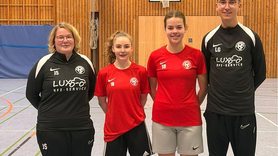Jessika Schmidt (Co-Trainerin), Hanna Müller, Mieke Schaefer, Lennart Gerken (Chef-Trainer) 