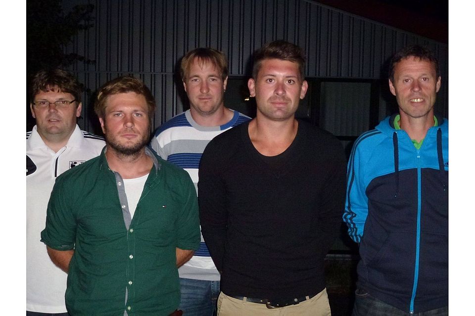 von links: Abteilungsleiter Jakob Bernhard, Christian Dendorfer, 2. Abteilungsleiter Markus Höpfl, Manuel Hoffmann, Trainer Günther Meindl